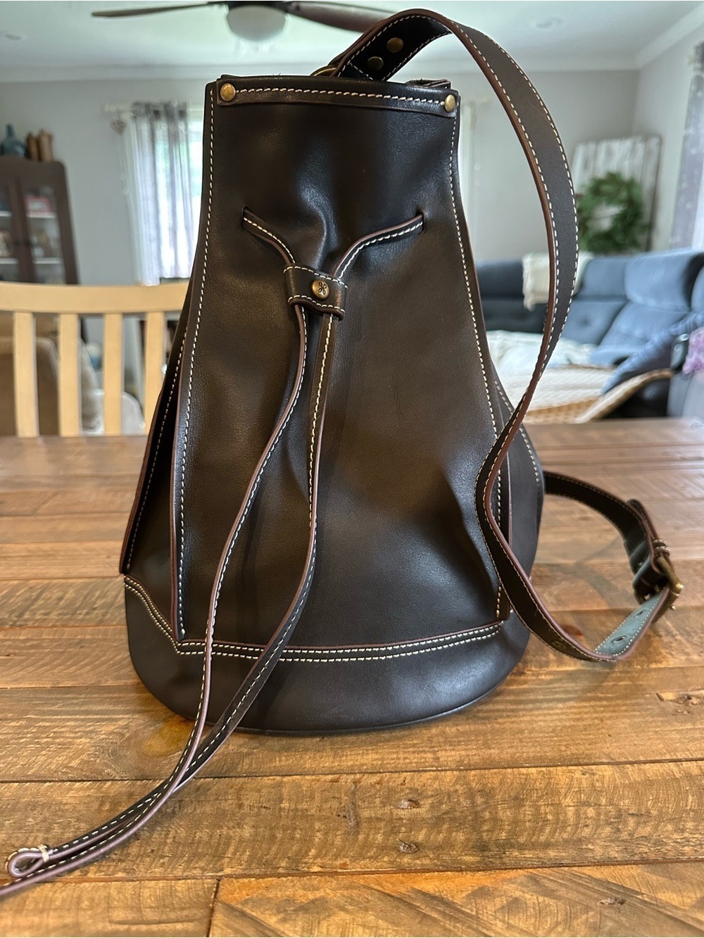 Hobo International Coast Black Luxe Leather Sling Bucket Bag New Without Tags - Picture 2 of 8